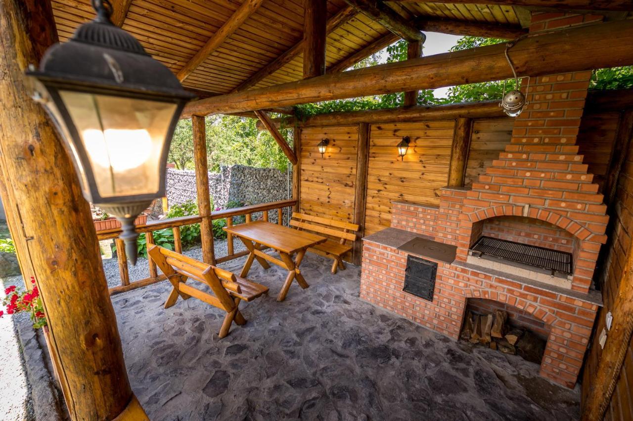 Casa De Vacanta Sadu Esterno foto