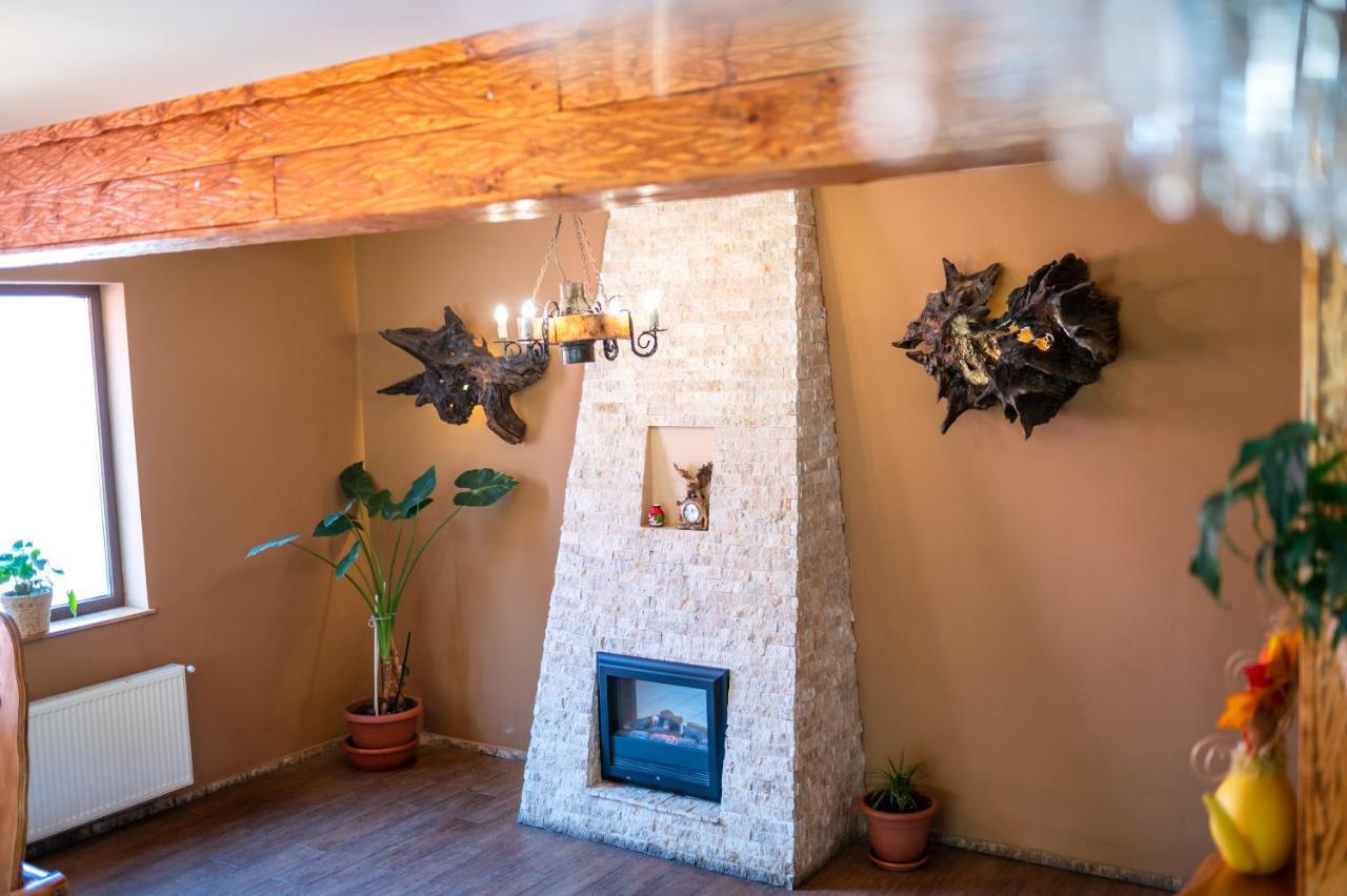 Casa De Vacanta Sadu Esterno foto